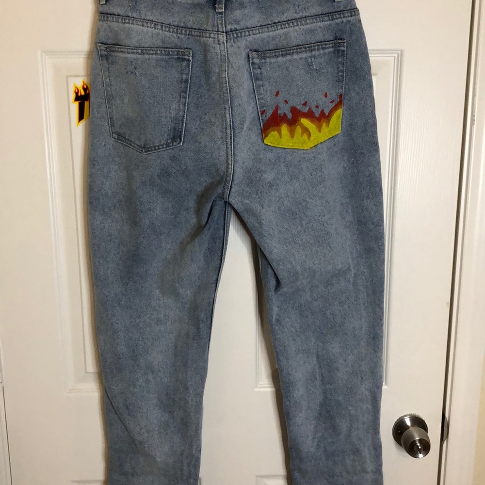 Jeans - Picture 2 of 3
